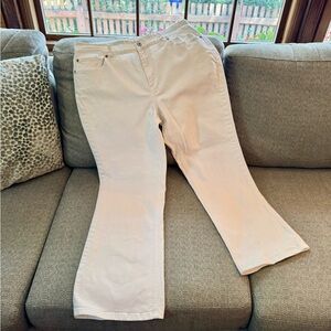 Chico’s Platinum White Denim 5 Pocket Jeans Sz 2.5 Short